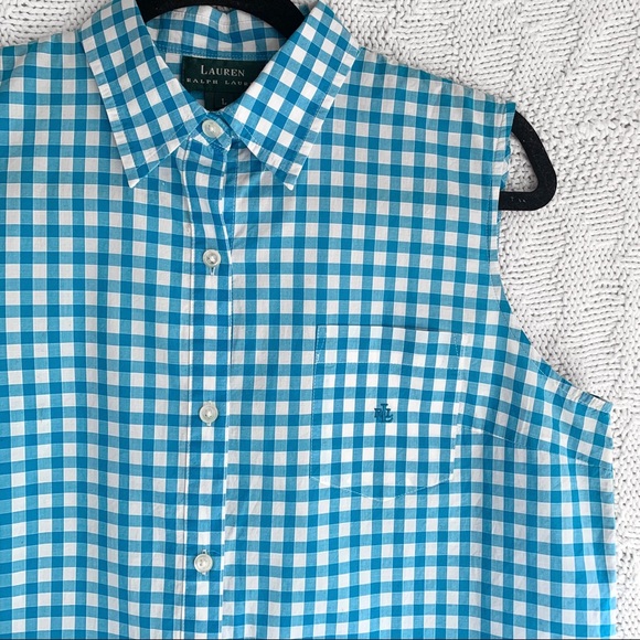 Sleeveless Button Down Front Tie Top - Picture 4 of 7